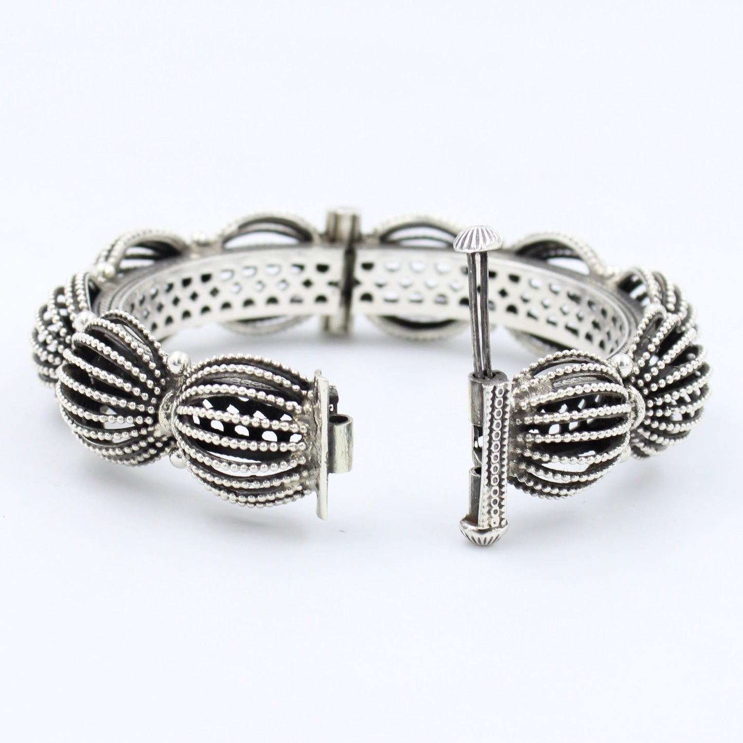 Handmade Mesh Work Hinged Bangle Bracelet in Sterling Silver