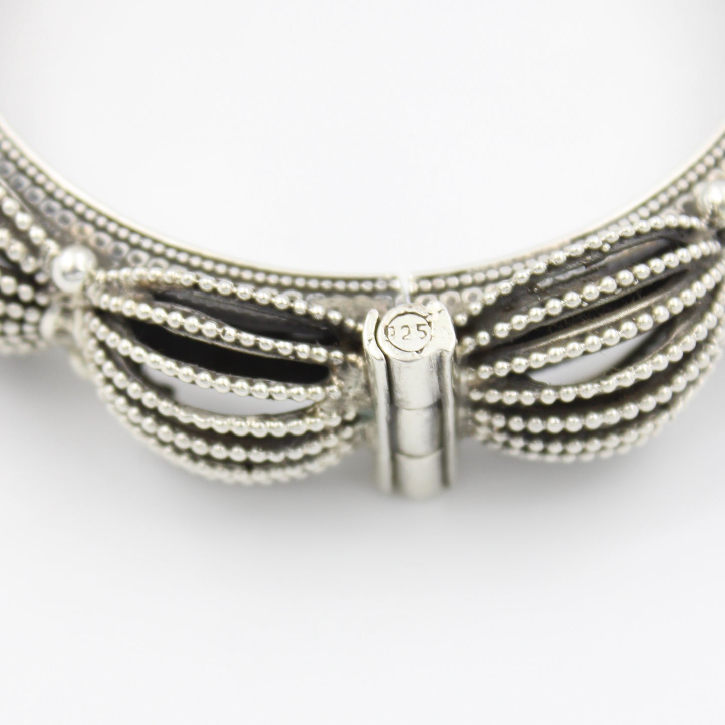 Handmade Mesh Work Hinged Bangle Bracelet in Sterling Silver
