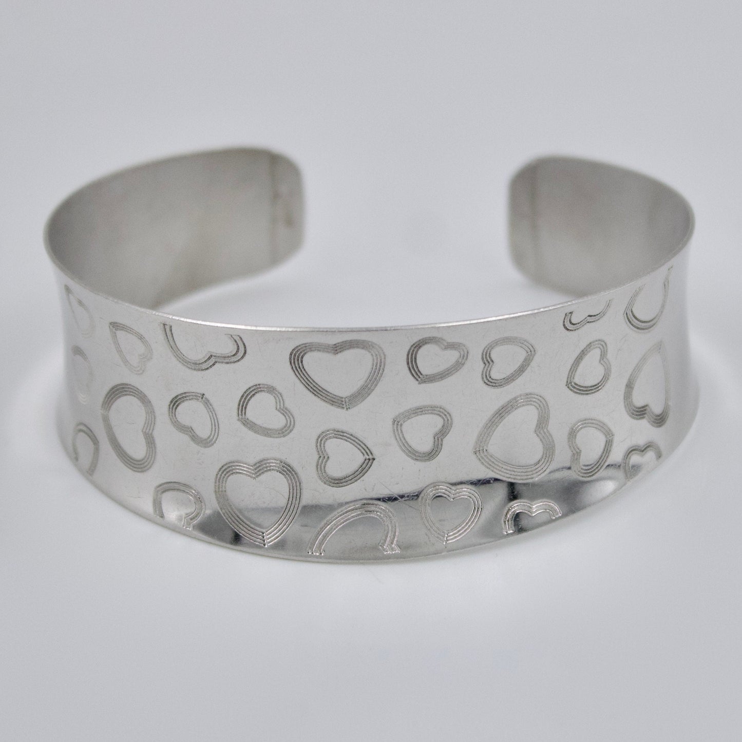 Bohemian Heart Etching Lightweight Cuff Bracelet