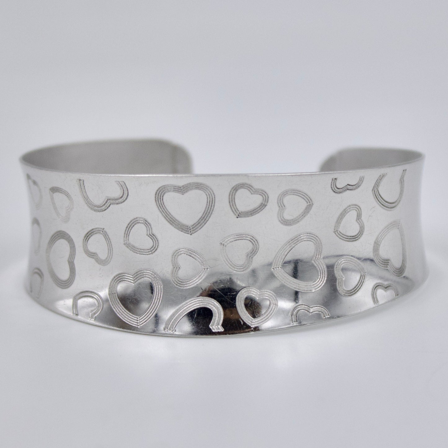 Bohemian Heart Etching Lightweight Cuff Bracelet