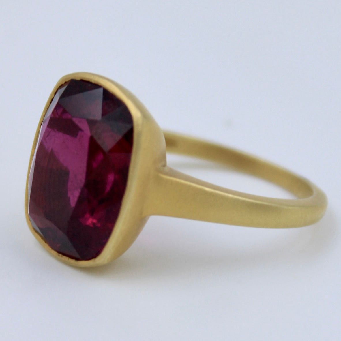 Luxury 7.9 Ct Vivid Red Rubellite Tourmaline Ring 18K Brushed Yellow Gold