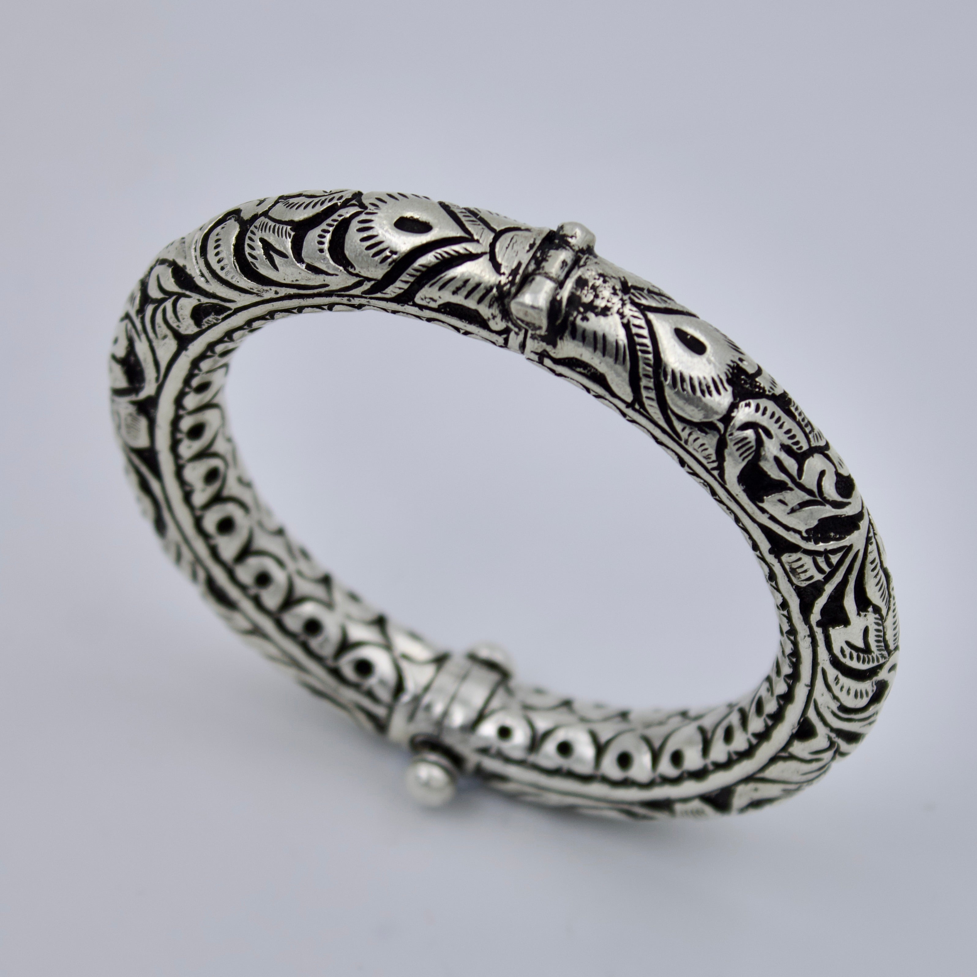 Hand Engraved Hinged Indian Tribal Statement Chitai Kada Bangle in