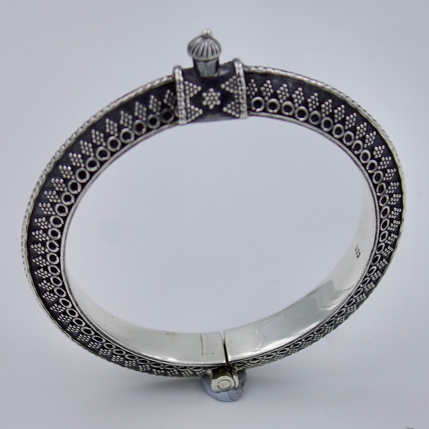 Vintage Handmade Etched Hinged Tribal Indian Kada Bangle in Sterling Silver Perfect Gift Size 7.25 Inches