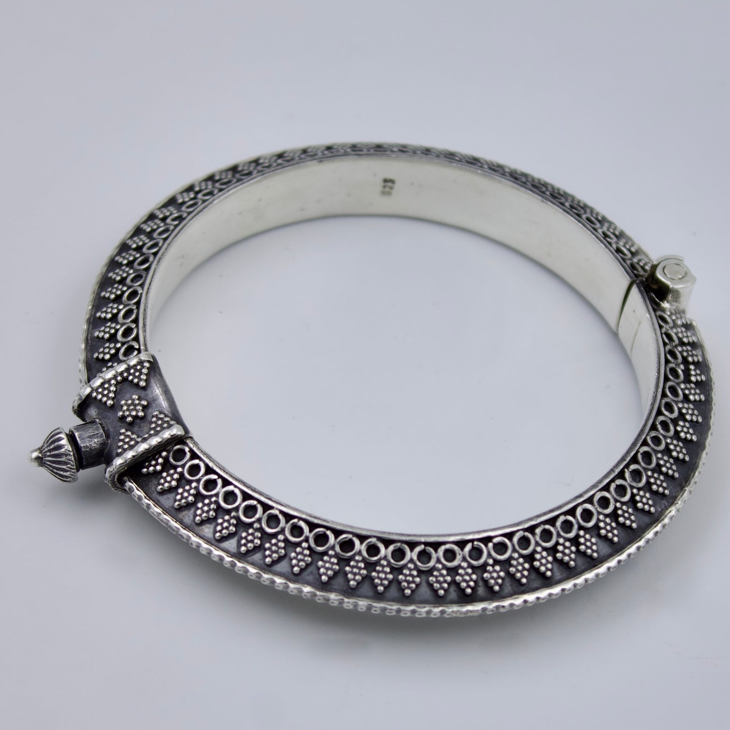 Vintage Handmade Etched Hinged Tribal Indian Kada Bangle in Sterling Silver Perfect Gift Size 7.25 Inches