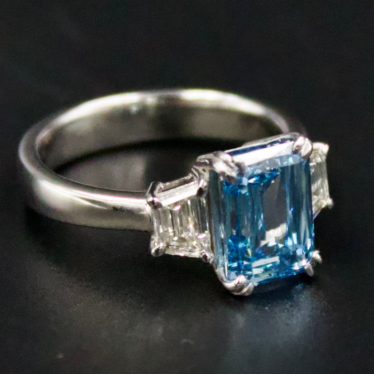 Elegant 3.02 ct IGI Certified Fancy Vivid Blue Lab Grown Diamond Rectangular Mixed Cut VVS2 Clarity Engagement Ring in 18K White Gold