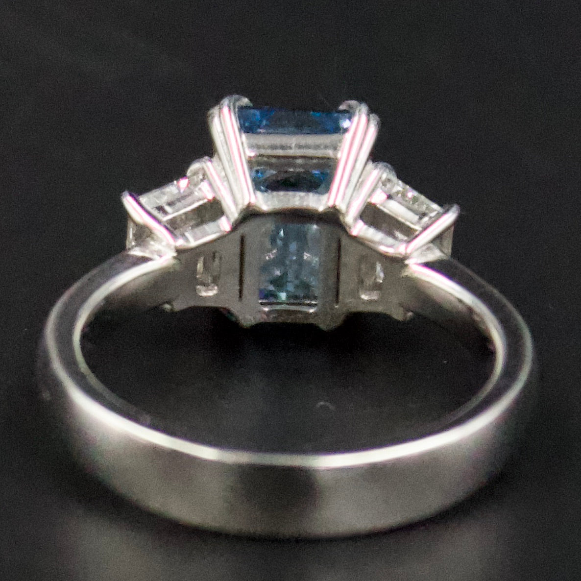 Elegant 3.02 ct IGI Certified Fancy Vivid Blue Lab Grown Diamond Rectangular Mixed Cut VVS2 Clarity Engagement Ring in 18K White Gold
