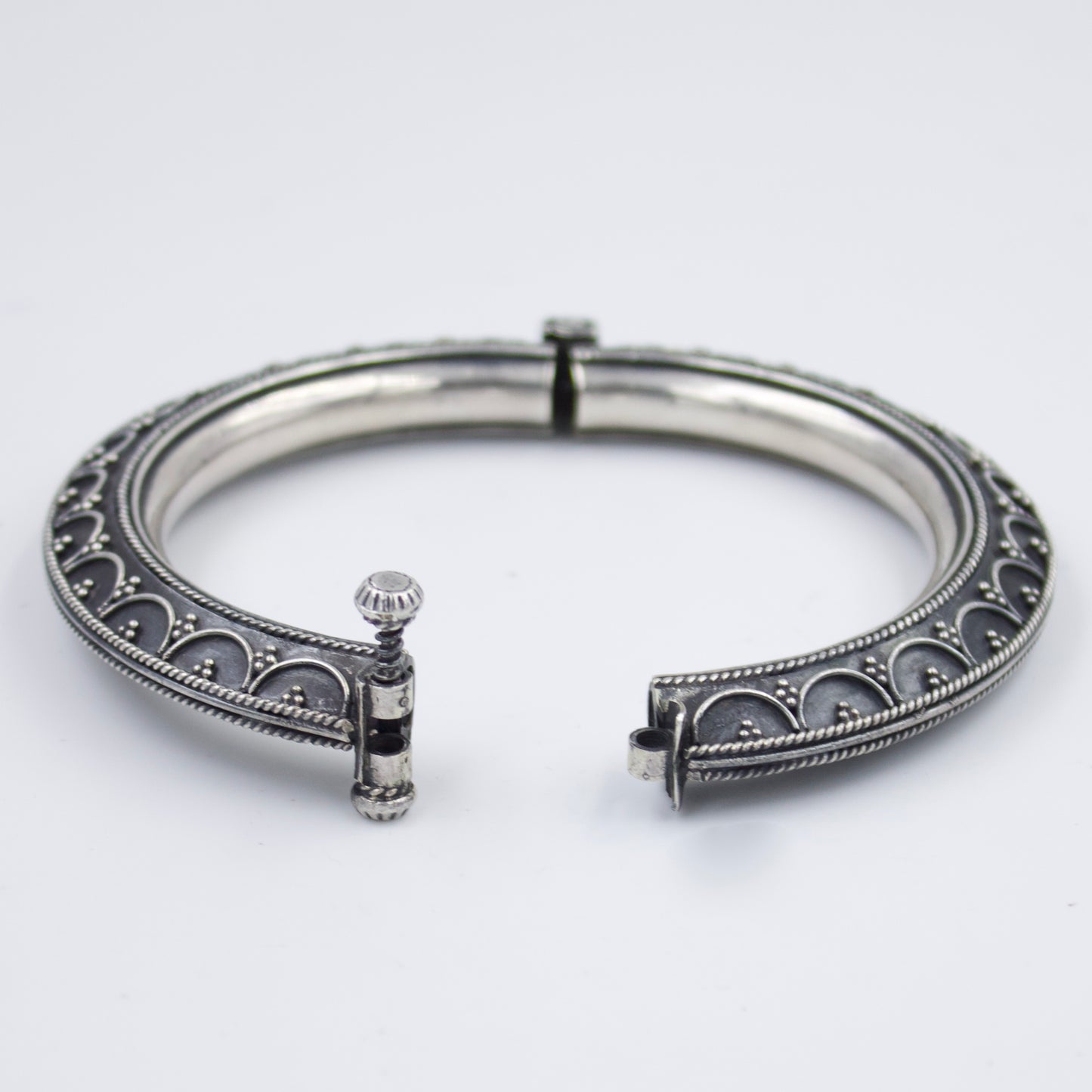 Handmade Etched Hinged Tribal Indian Kada Bangle in Sterling Silver