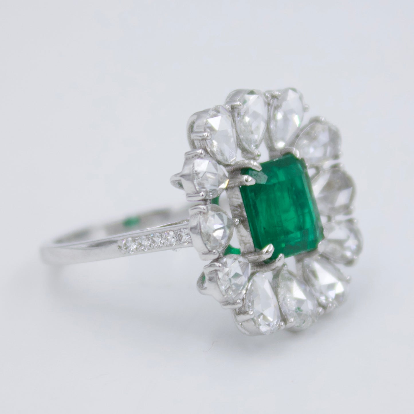 Luxurious Vivid Green Emerald and Rose Cut Diamond Cocktail Ring in 18K White Gold