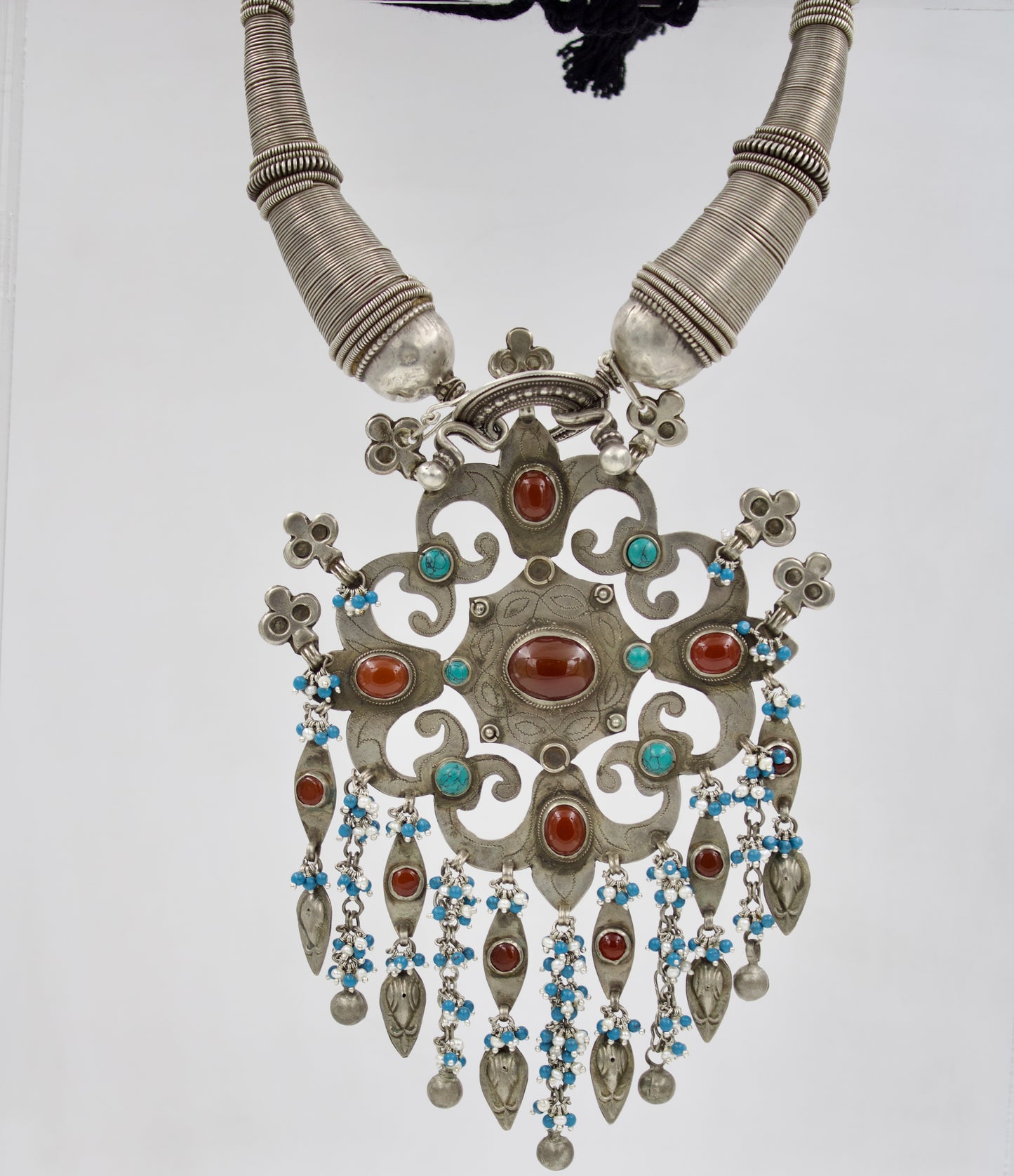Antique Hasli Short Necklace with Turquoise and Carnelian in Silver