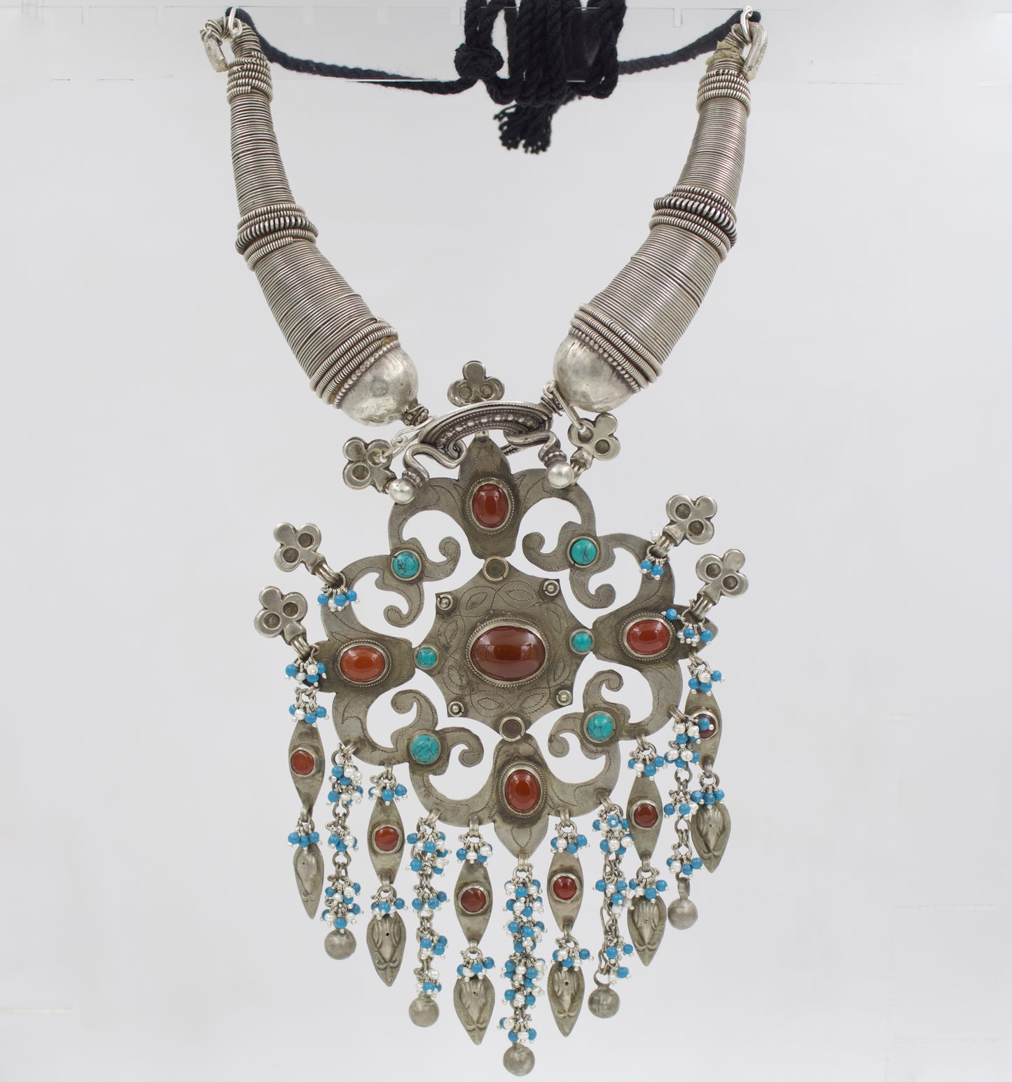 Antique Hasli Short Necklace with Turquoise and Carnelian in Silver