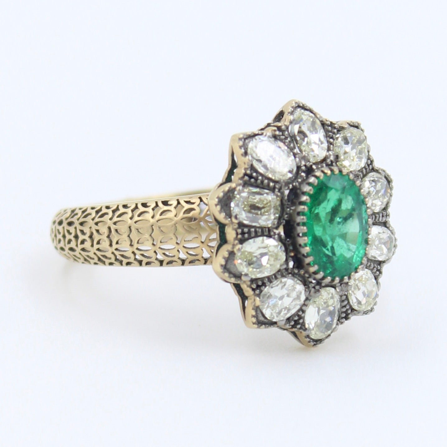 Natural 1.97 Ct Emerald & Old Mine Diamond Filigree Cocktail Ring in 18K Gold
