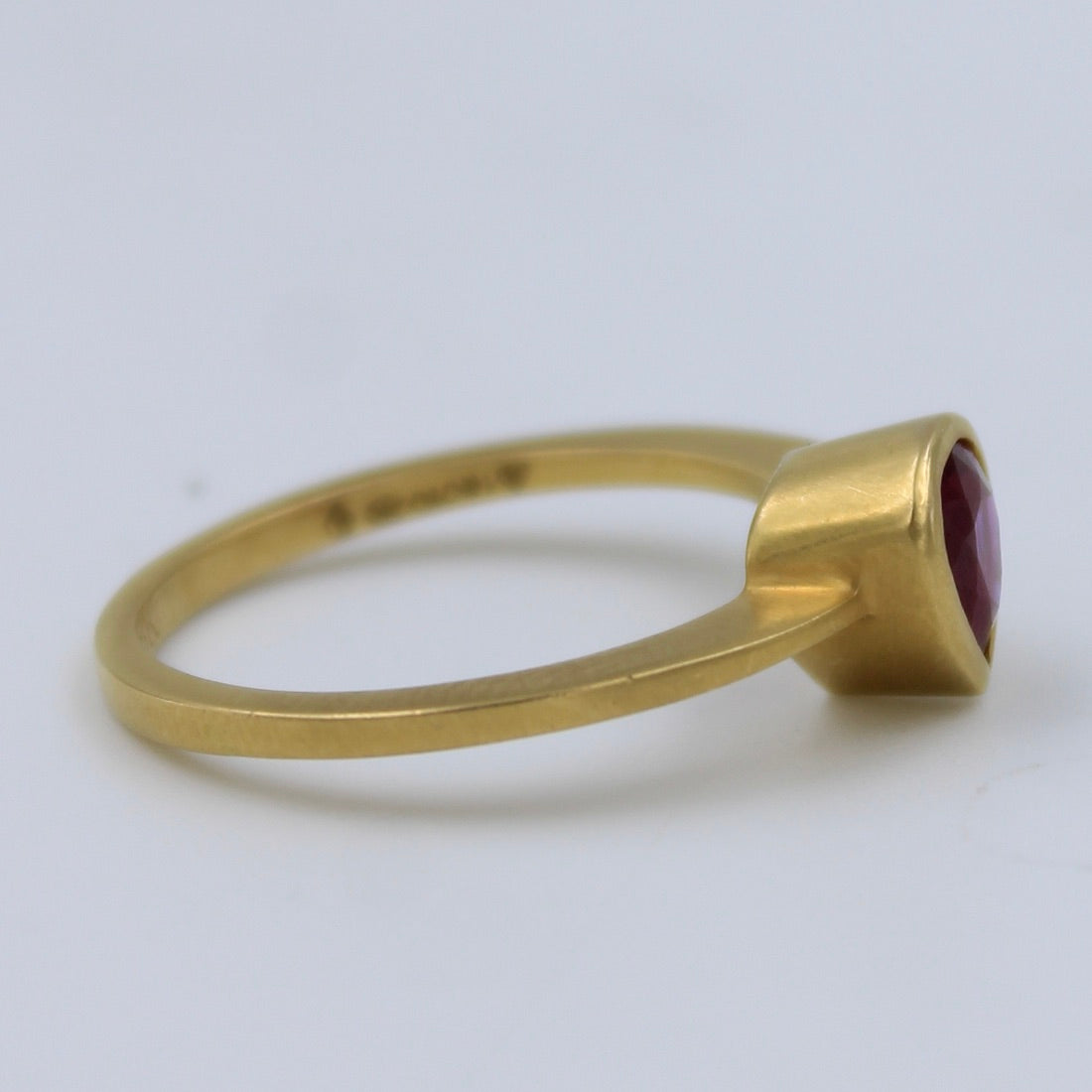 Natural AAA 1.10 Ct Untreated Mozambique Ruby Minimalist Ring 18K Brushed gold