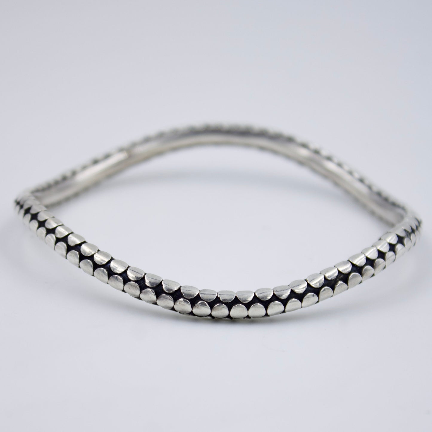 Vintage Indonesian Minimalist Pebble Slip On Bangle in Sterling Silver