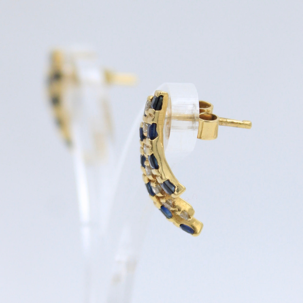 Elegant 1.64 TCW Natural Sapphire & Diamond Ear Cuff Stud Earring in 18K Gold