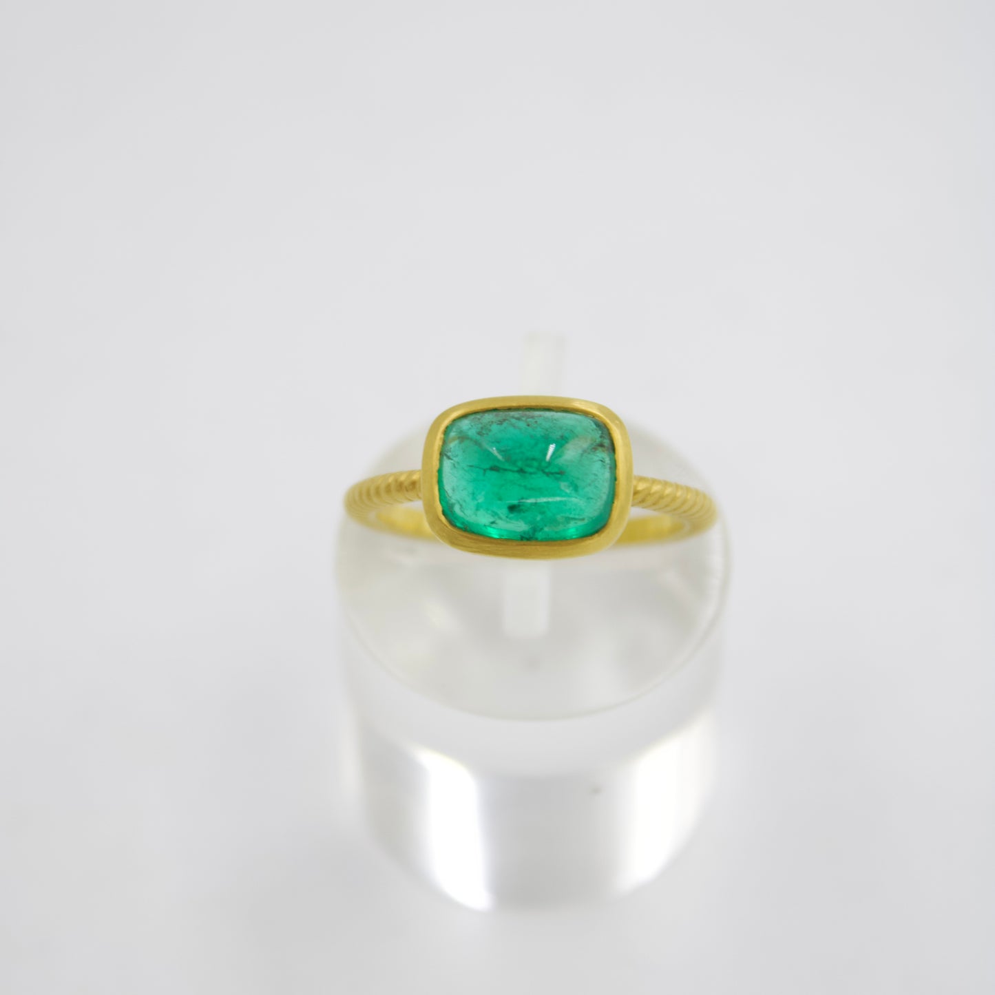 Natural 2.70 Ct Zambian Sugarloaf Emerald East-West Ring 18K Brushed  Gold
