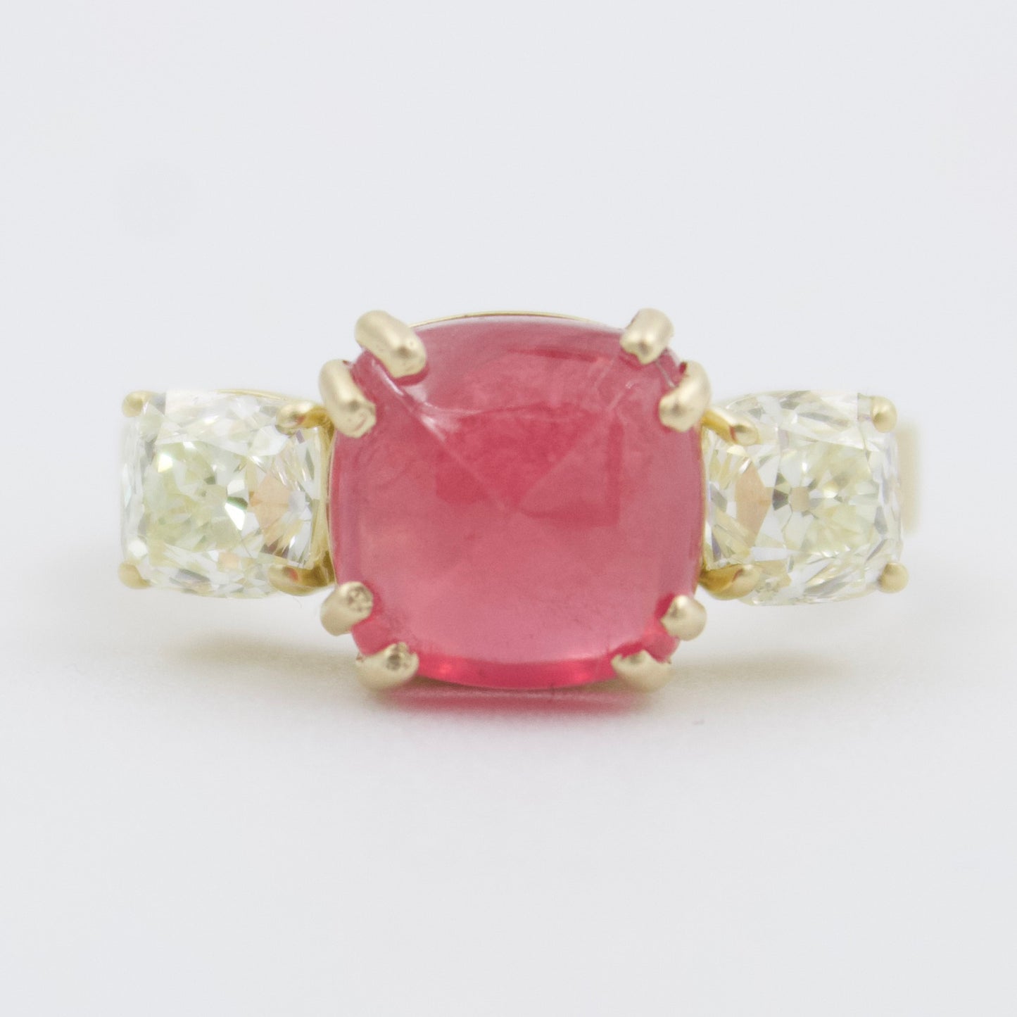 Unique 5.34 Ct Mahenge Red Spinel & Old Mine Diamond 3 Stone Ring in 18KY Gold