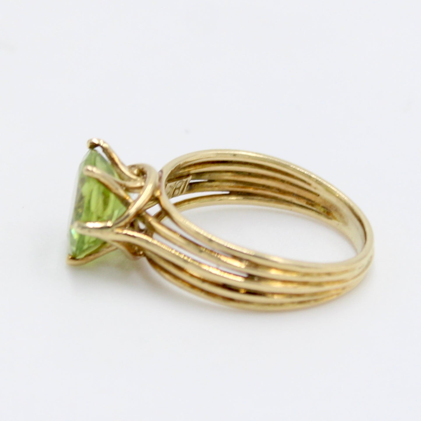 Vintage AAA 4.5 Ct Arizona Peridot Solitaire Ring in 18K Yellow Gold