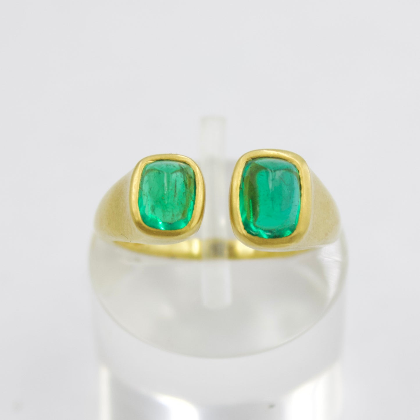 Natural 2.01 Ct Sugarloaf Zambian Emerald Toi et Moi Ring in 18K Brushed Gold