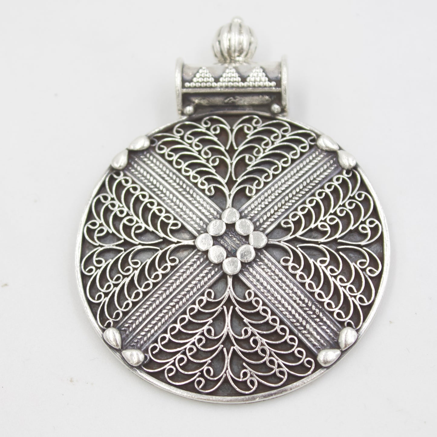 Ornate Geometric Filigree Circular Pendant in 925 Sterling Silver