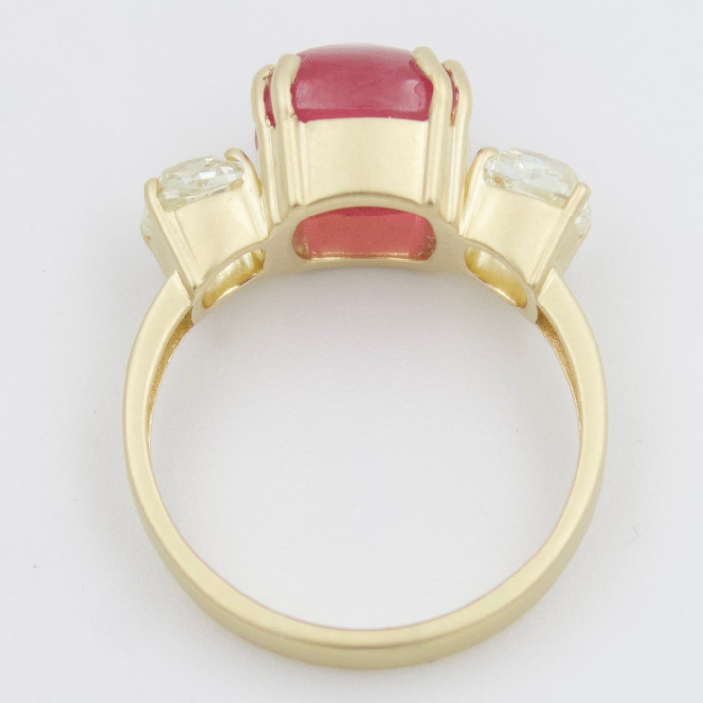 Unique 5.34 Ct Mahenge Red Spinel & Old Mine Diamond 3 Stone Ring in 18KY Gold