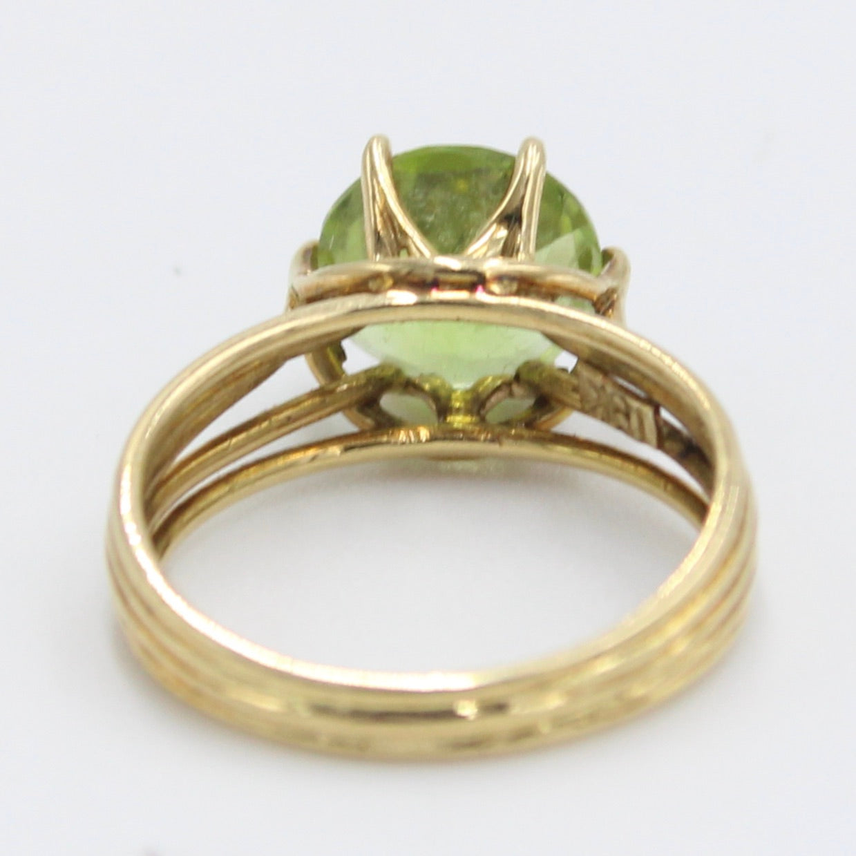 Vintage AAA 4.5 Ct Arizona Peridot Solitaire Ring in 18K Yellow Gold