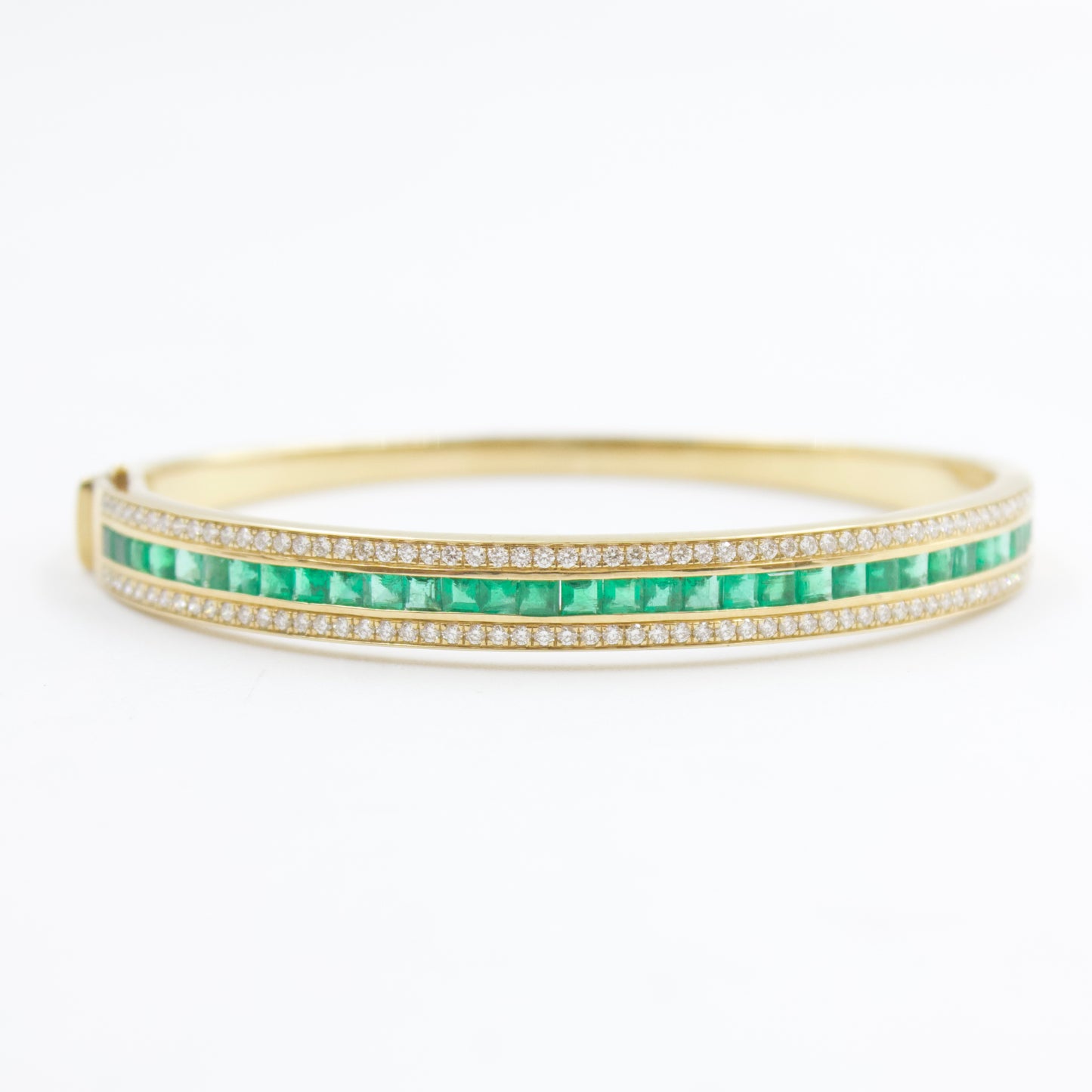 Luxury 3.72 Ct Natural Emerald & Diamond Hinged Bangle Bracelet in 18K Yellow Gold