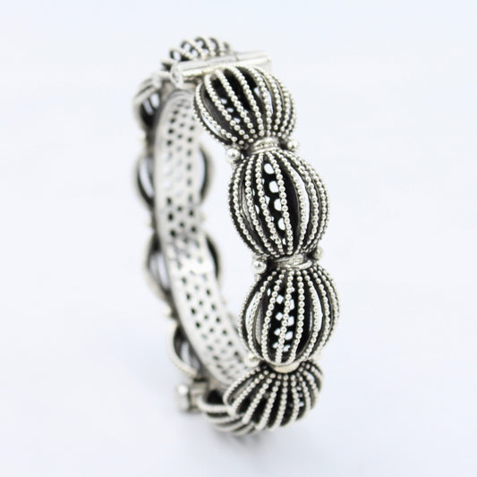 Handmade Mesh Work Hinged Bangle Bracelet in Sterling Silver