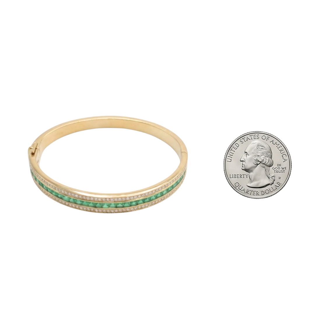 Luxury 3.72 Ct Natural Emerald & Diamond Hinged Bangle Bracelet in 18K Yellow Gold
