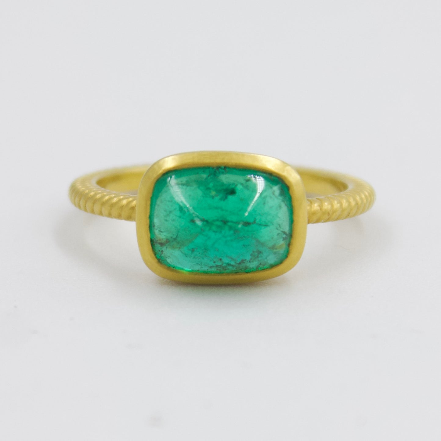 Natural 2.70 Ct Zambian Sugarloaf Emerald East-West Ring 18K Brushed  Gold
