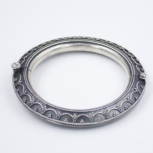 Handmade Etched Hinged Tribal Indian Kada Bangle in Sterling Silver
