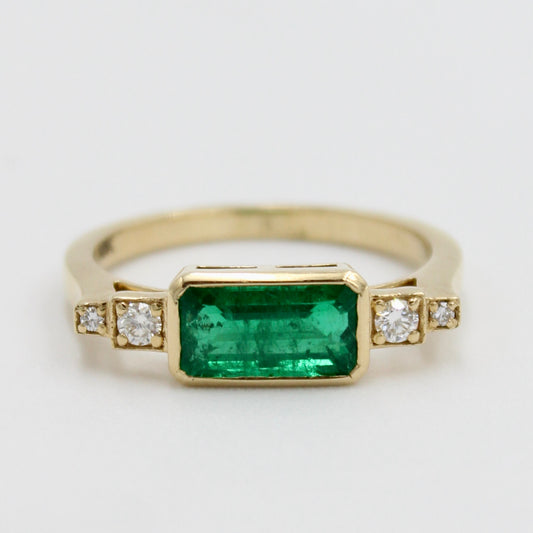 Natural AAA 1.42 Ct Emerald & Diamond East West Setting Ring in 18K Gold Size 7